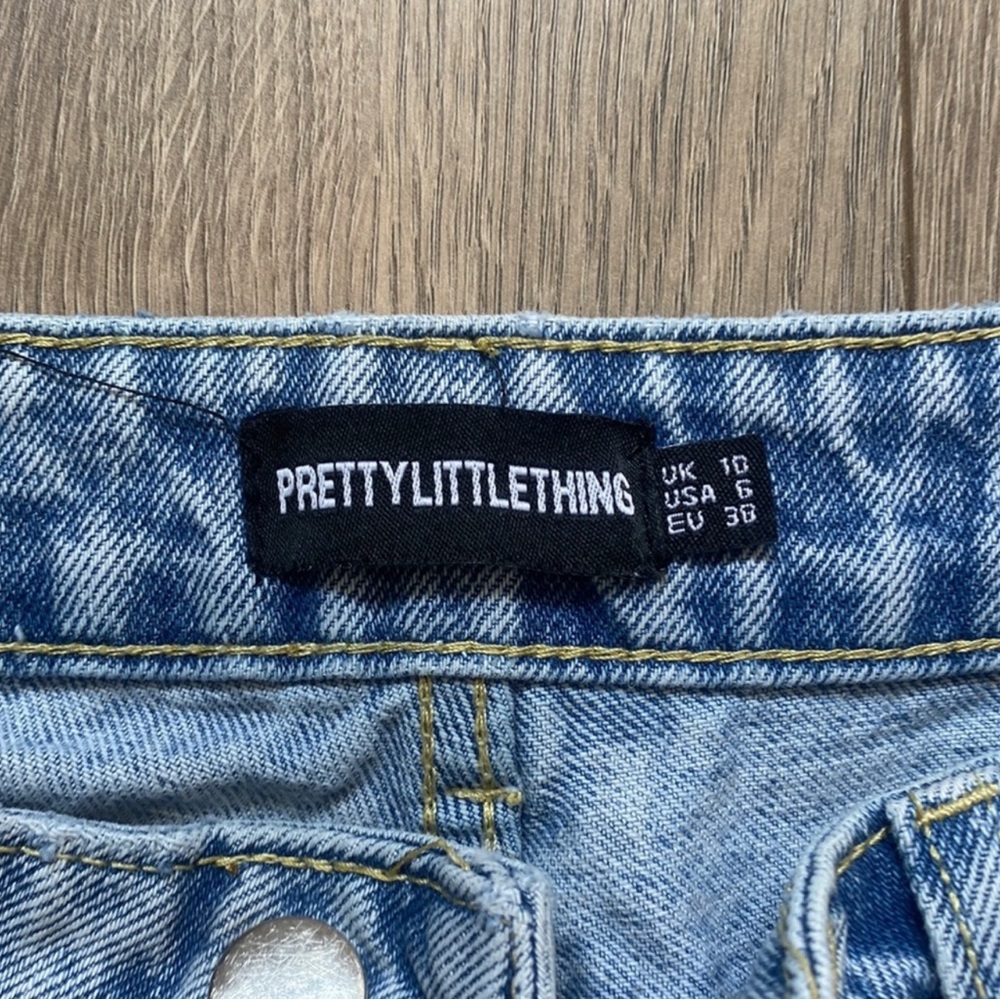 PrettyLittleThing Jeans - Picture 4 of 8